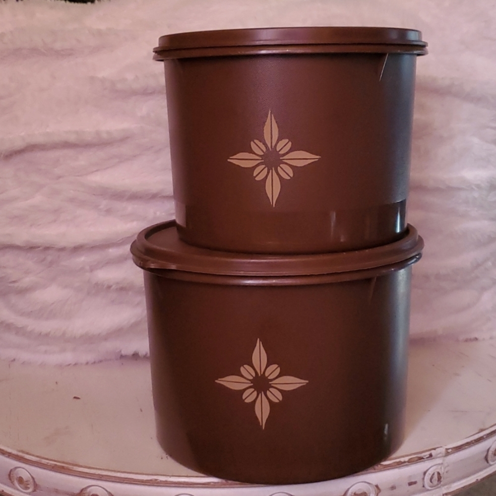 VTG Nesting Tupperware